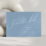 Whimsisches Skript | Dusty Blue Horizontal Save The Date<br><div class="desc">Einführung in unser atemberaubendes whimsical-Skript | staubblaue Horizontale Save the Date perfekt für Ihr einfaches, modernes Boho Frühlingsfest. Unser elegantes Design umfasst eine lebendige, helle, pastellfarbene Farbpalette mit einem Vintagen, schicken Kalligraphieskript. Ob Sie einen minimalistischen oder klassischen Stil bevorzugen, unser einzigartiges, bearbeitbares Produkt bietet Luxus und Eleganz, perfekt um eine...</div>