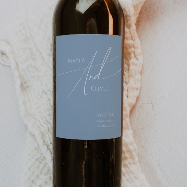 Whimsisches Skript | Dusty Blue Wedding Weinetikett (Von Creator hochgeladen)