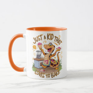 Whimsisches T-Shirt mit Backschlange Tasse