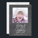 Whimsisches Weihnachtskhalkboard Kalligrafisches F Feiertagskarte<br><div class="desc">Mit dieser lustigen Urlaubskarte mit einem skurrilen Weihnachtsbaum/Kalligrafie-Design,  Ihrem Foto und dem Namen Set auf schwarzem Chalkboard-Hintergrund.  Auf der Rückseite finden Sie ein weiteres Foto und Ihre individuelle Urlaubsnachricht.  Trendy und unterhaltsam,  aber einfach und klassisch,  es ist sicher,  Freunde und Familie lächeln zu machen.</div>