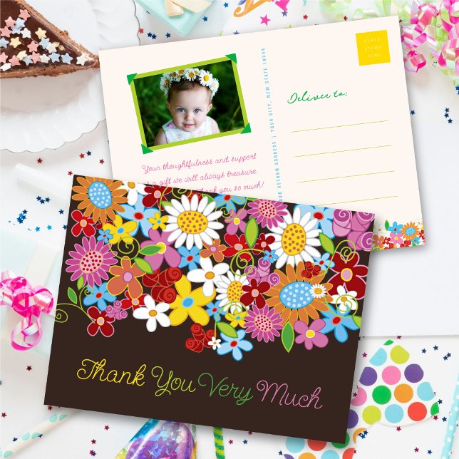 Whimsisfarbener Frühlingsblumen Garten Danke Einladungspostkarte (Whimsical Colorful Spring Flowers Garden Girl's Birthday Party Thank You Postcard @ fat_fa_tin)
