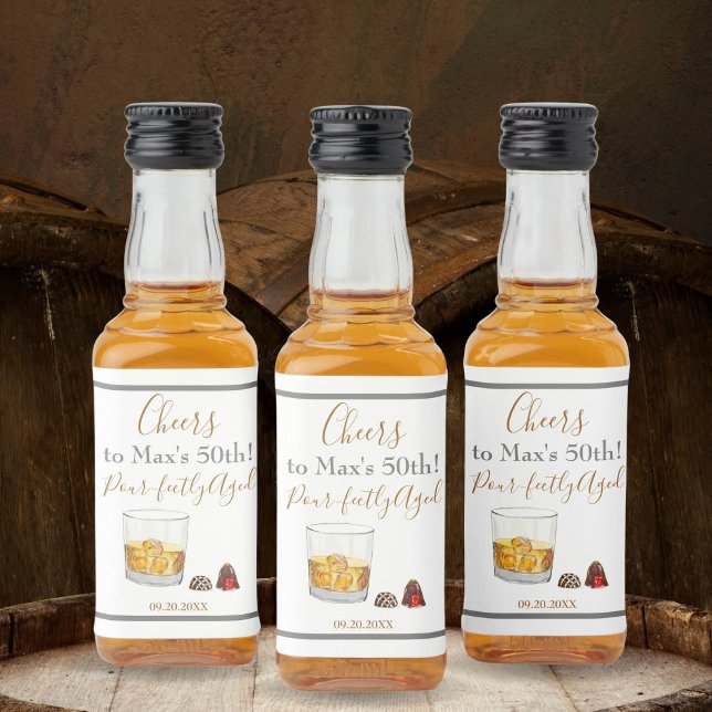 Whiskey Watercolor Chocolate Truffles Birthday Alkoholflaschenetikett (A great party favor featuring a hand painted watercolor for this fun addition to a party bag.)