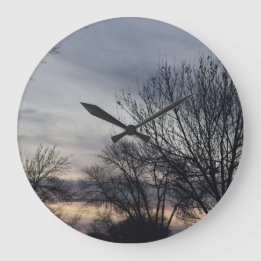 Whispers of Winter Große Wanduhr