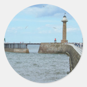 Whitby in North Yorkshire, England. Runder Aufkleber