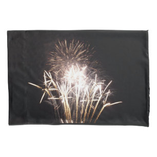 White and Gold Fireworks I Patriotic Celebration Kissenbezug