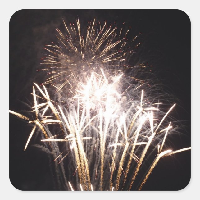 White and Gold Fireworks I Patriotic Celebration Quadratischer Aufkleber (Vorderseite)