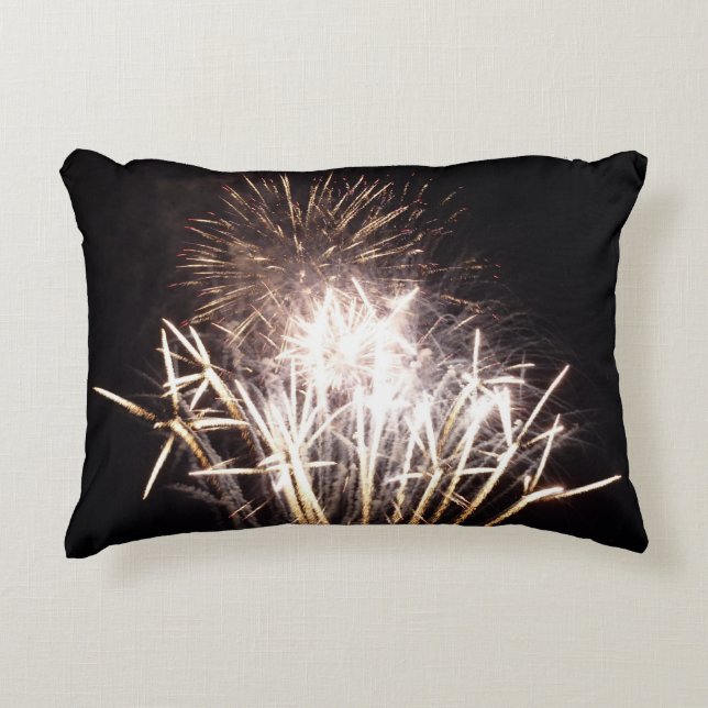 White and Gold Fireworks I Patriotic Celebration Zierkissen (Vorderseite)