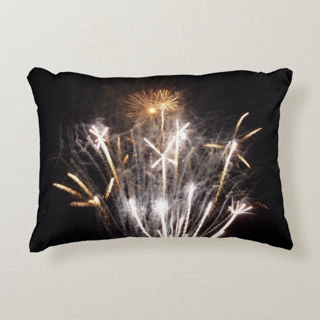 White and Gold Fireworks II Patriotic Celebration Dekokissen (Vorderseite)