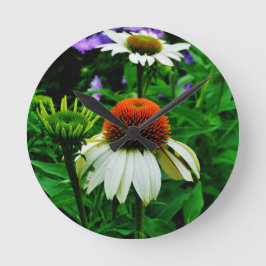 White and Orange ConeFlowers Runde Wanduhr