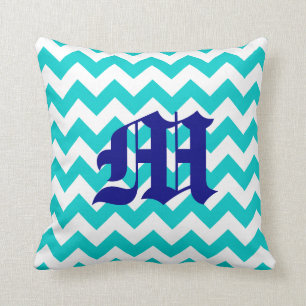 White Aqua Zigzag Muster mit Monogram Kissen