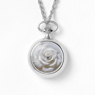 White auf Weiß - skulptierte Rose Armbanduhr
