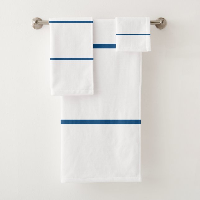 White Azure Geometric Stripes Badhandtuch Set (Insitu)