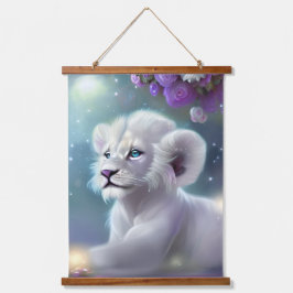 White Baby Lion Cub Fantasy Wandteppich Mit Holzrahmen