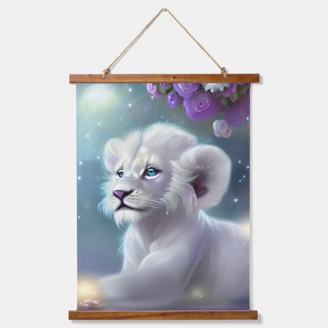 White Baby Lion Cub Fantasy Wandteppich Mit Holzrahmen (Vorderseite)