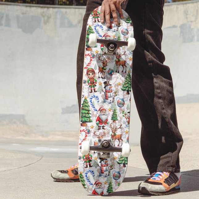 White Background Christmas Decorative Pattern Skateboard (Von Creator hochgeladen)