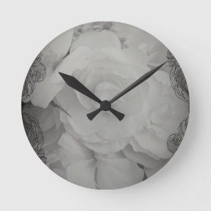 White Begonia Runde Wanduhr