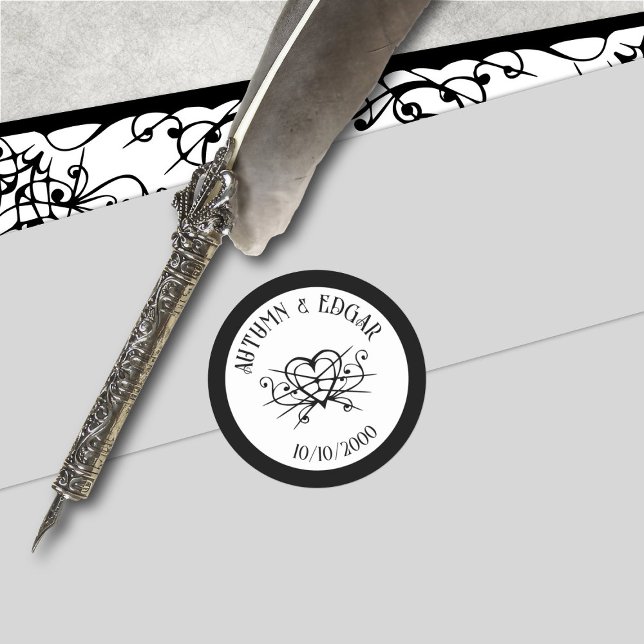 White Black Gothic Wedding Runder Aufkleber (Von Creator hochgeladen)