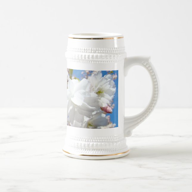 White Blossoms stein Frühjahrsgeschenk sträubt Bierglas (Rechts)