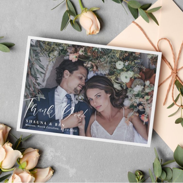 White Border Calligraphy Overlay Wedding Foto Dankeskarte (Von Creator hochgeladen)