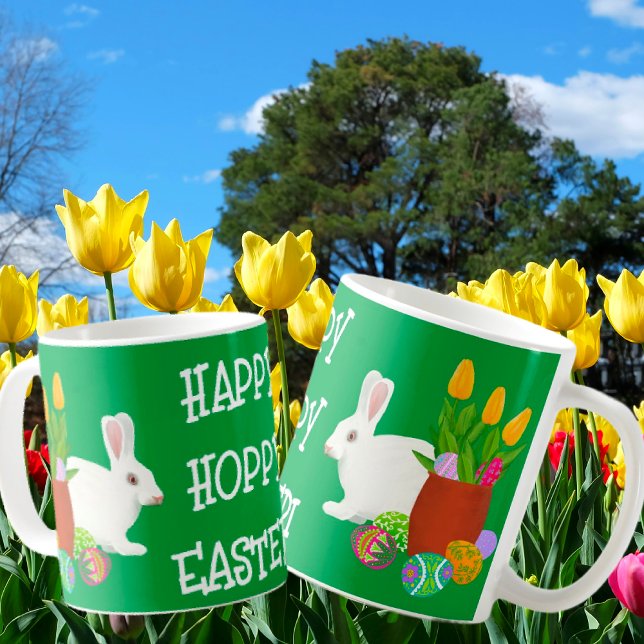 White Bunny Happy Hoppy Oaster Kaffeetasse (So cute for Easter! White bunny, yellow tulips and fancy Easter Eggs!)