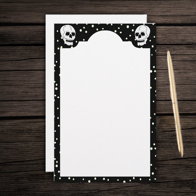 White Classic Skull Halloween Goth Briefpapier (White skulls on black with white polka dots border on white spooky stationery writing paper.)