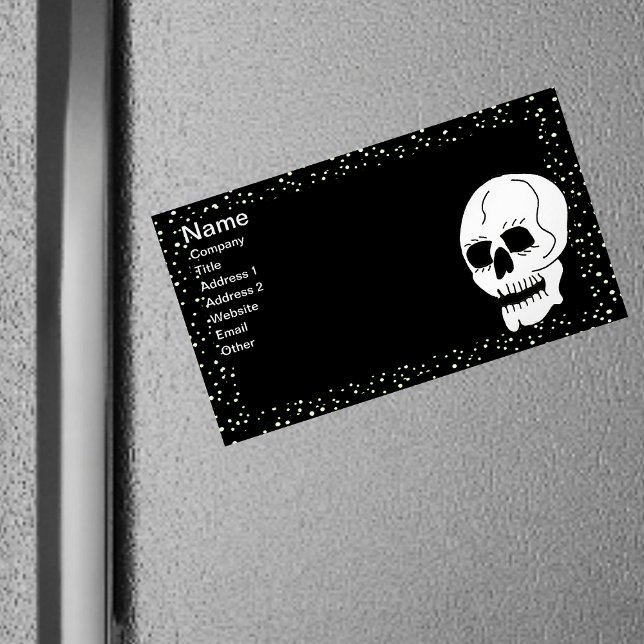 White Classic Skull Halloween Goth Magnetische Visitenkarte (White skull with white polka dot border on black magnetic business card.)