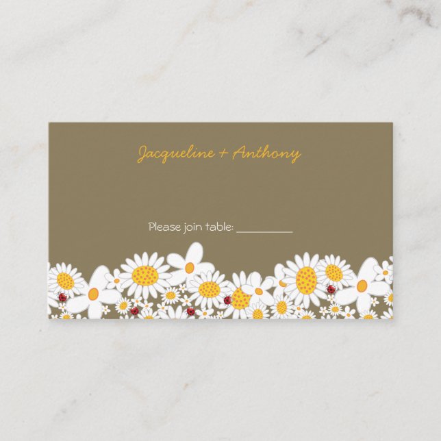 White Daisies and Red Ladybugs Chic Summer Wedding Platzkarte (Vorderseite)