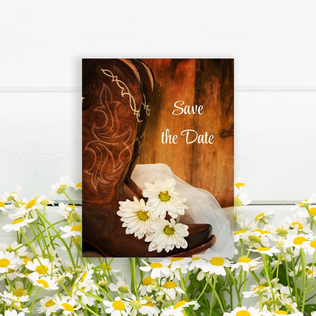 White Daisies Cowboy Boots Wedding Save the Date Ankündigungspostkarte (Von Creator hochgeladen)