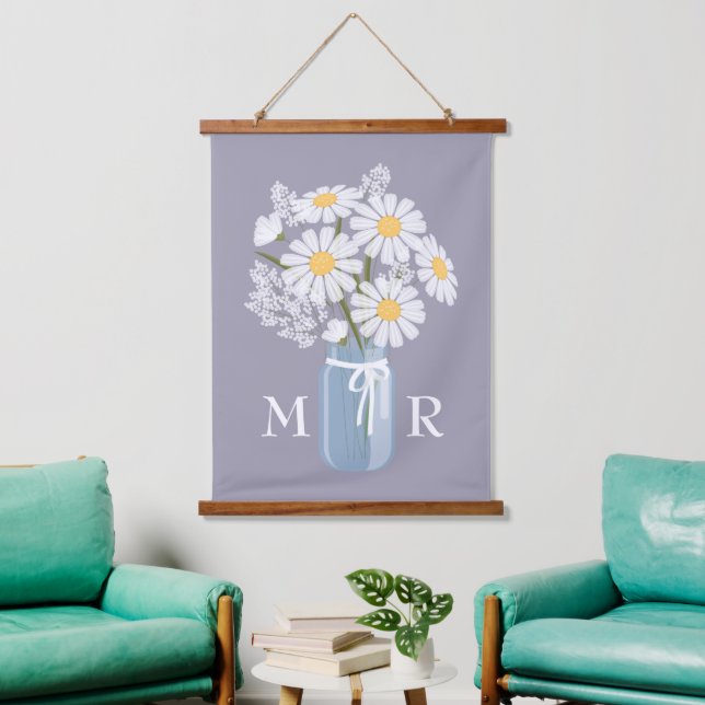 White Daisies Mason Jar Monogram on Lavender Wandteppich Mit Holzrahmen (Wohnzimmer)