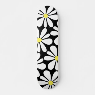 White Daisy auf Black Floral Skateboard