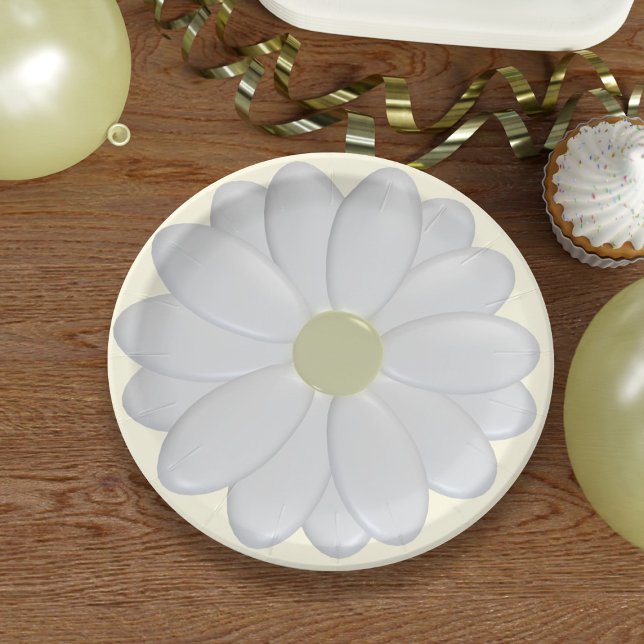 White Daisy Blume über Teller von Cream Picnic Pap (White daisy flower on cream paper plate perfect for picnics!)