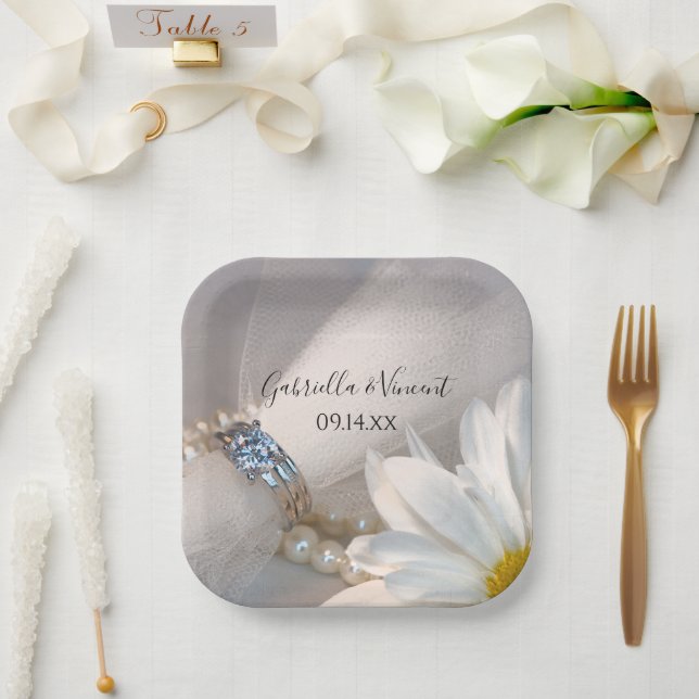 White Daisy Elegance Wedding Pappteller (Hochzeit)