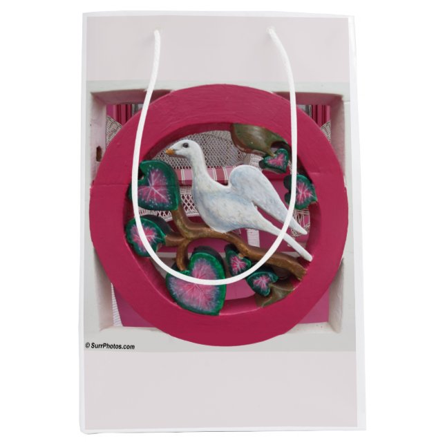 White Dove on Pink - Martha's Vineyard Mittlere Geschenktüte (Vorderseite)