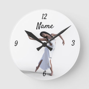 White Dress Dancer Thunder_Cove Runde Wanduhr