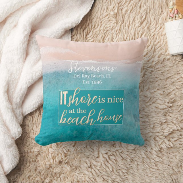 White Elegance Calligraphy Family Name Beach House Kissen (Decke)