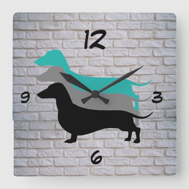 White Faux Brick Dachshund Silhouette Wall Clock Quadratische Wanduhr (Vorderseite)