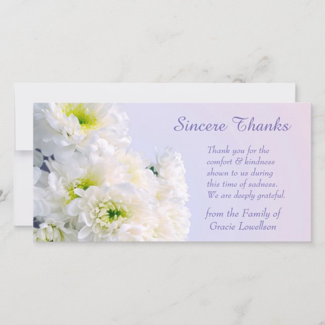 White Floral Bouquet Beileid Vielen Dank Dankeskarte (Vorderseite)