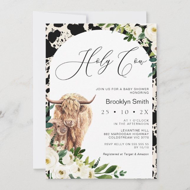 White Floral Highland Cow Baby Dusche Einladung (Vorderseite)