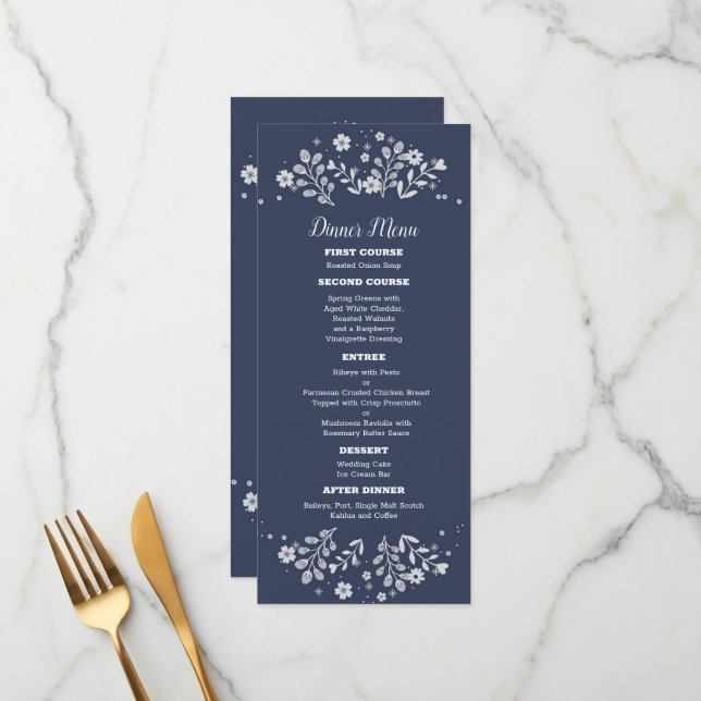 White Floral on blue Wedding Menu Menükarte (Vorderseite/Rückseite Beispiel)