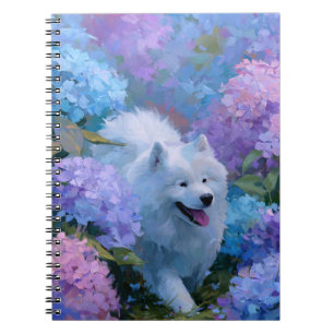 White Fluffy Dog im Hydrangeas-Notebook Notizblock