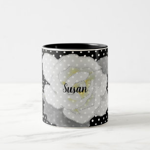 White Gardenia Blume Schwarz-weiß Polka Dot Zweifarbige Tasse