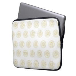 White | Golden Zinnia Flower Medallions Laptopschutzhülle