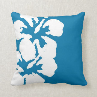 White Hibiskus Blume Design auf Blue Throw Kissen