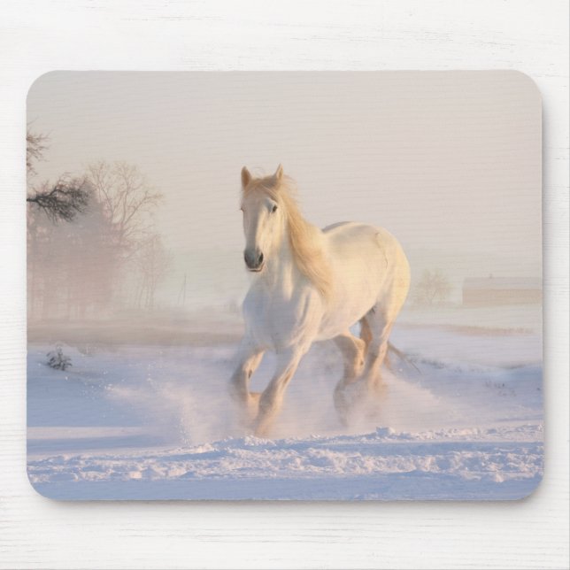 white horse in snow mousepad (Vorne)