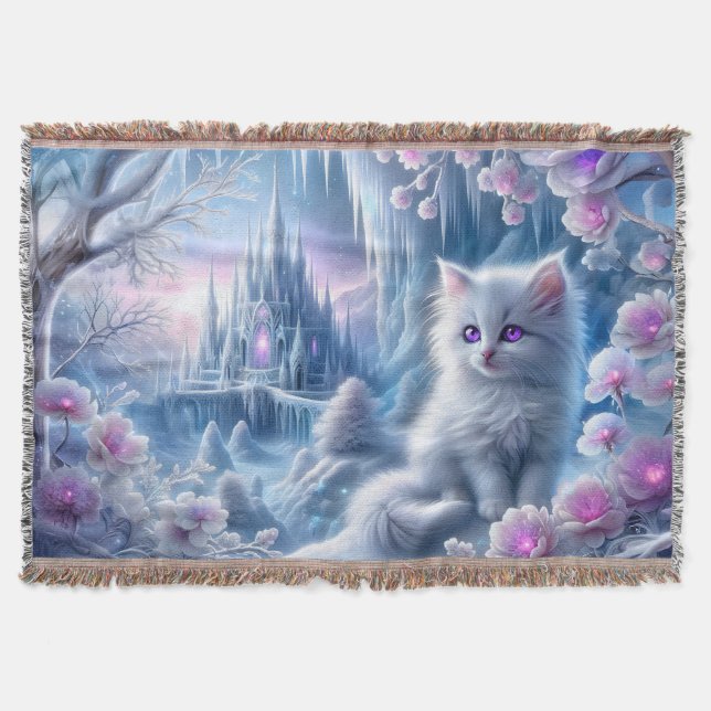 White Kitten in Fantasy Ice Kingdom Decke (Vorderseite)