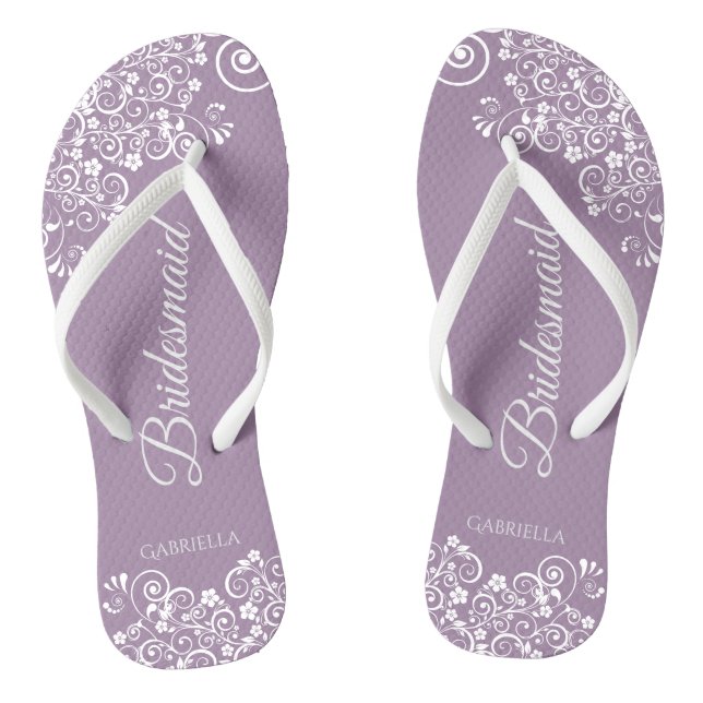 White Lace on Dusty Lila Bridesmaid Wedding Flip Flops (Fußbett)