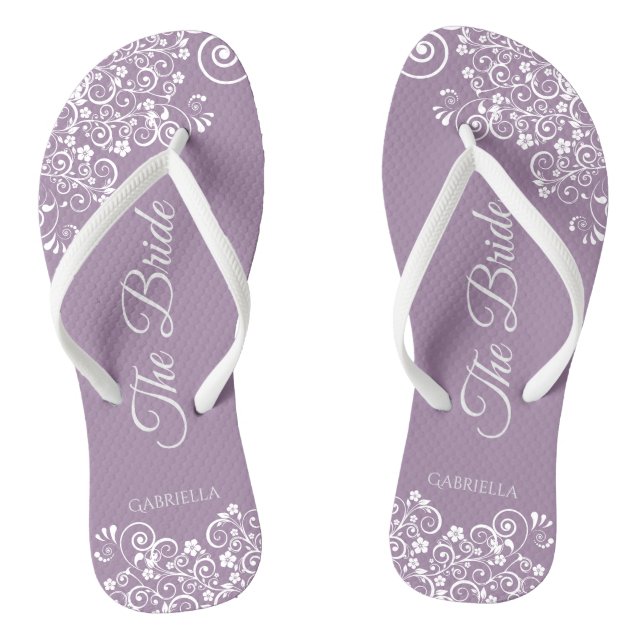 White Lace on Dusty Lila The Bride Wedding Flip Flops (Fußbett)