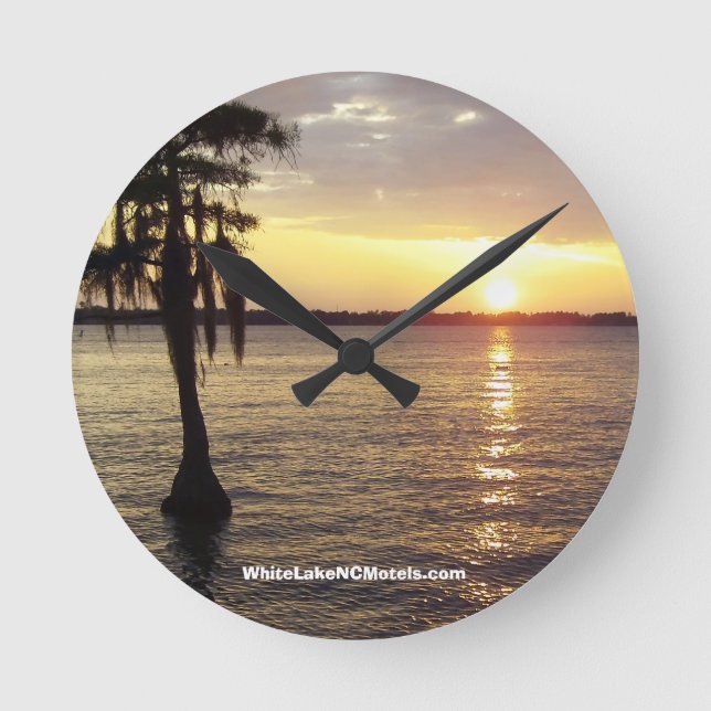 White Lake NC Sunset Clock Runde Wanduhr (Vorderseite)