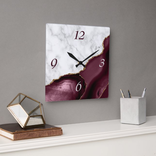 White Marble Burgundy Agate Gold Glitter Quadratische Wanduhr (Büro)