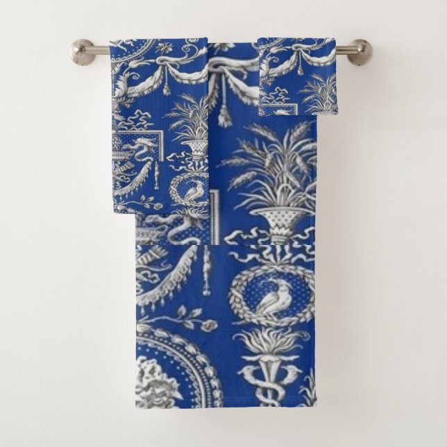 White Medusa on Ionian Blue Guest / Gift Badhandtuch Set (Insitu)